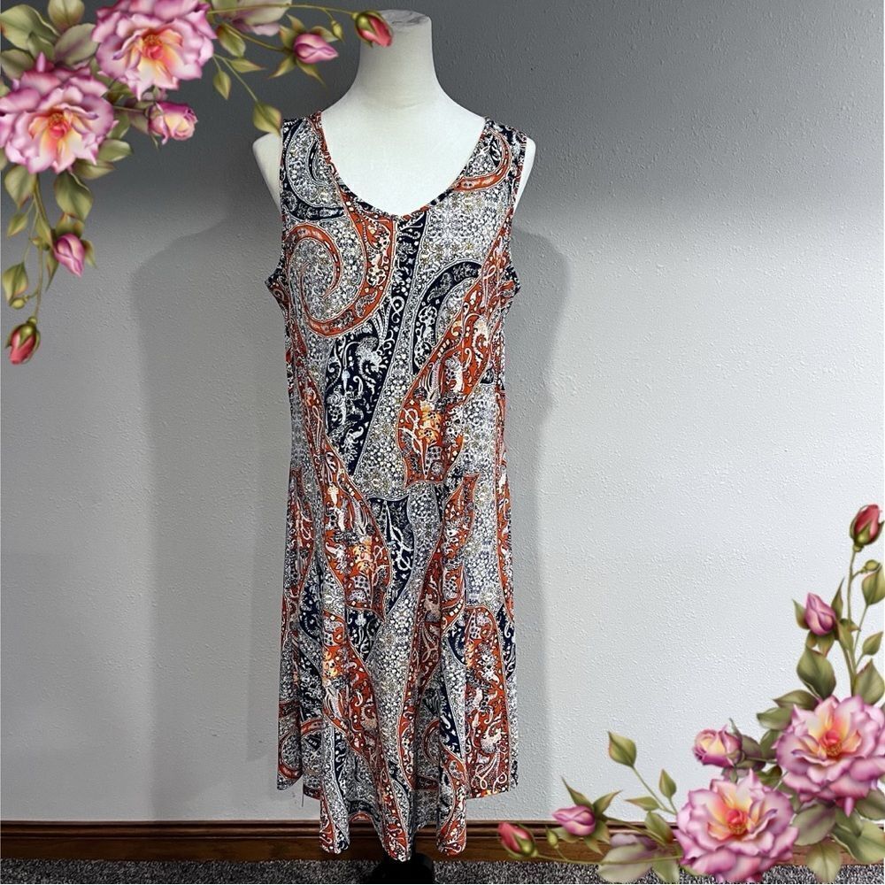 V-neck sleeveless a-line midi paisley‎ print dress with lace details on the back